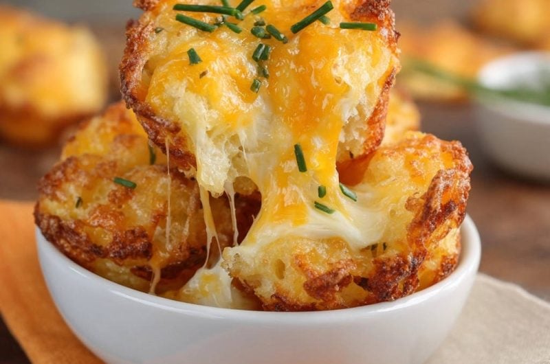 Golden Cheesy Garlic Pull-Apart Puffs