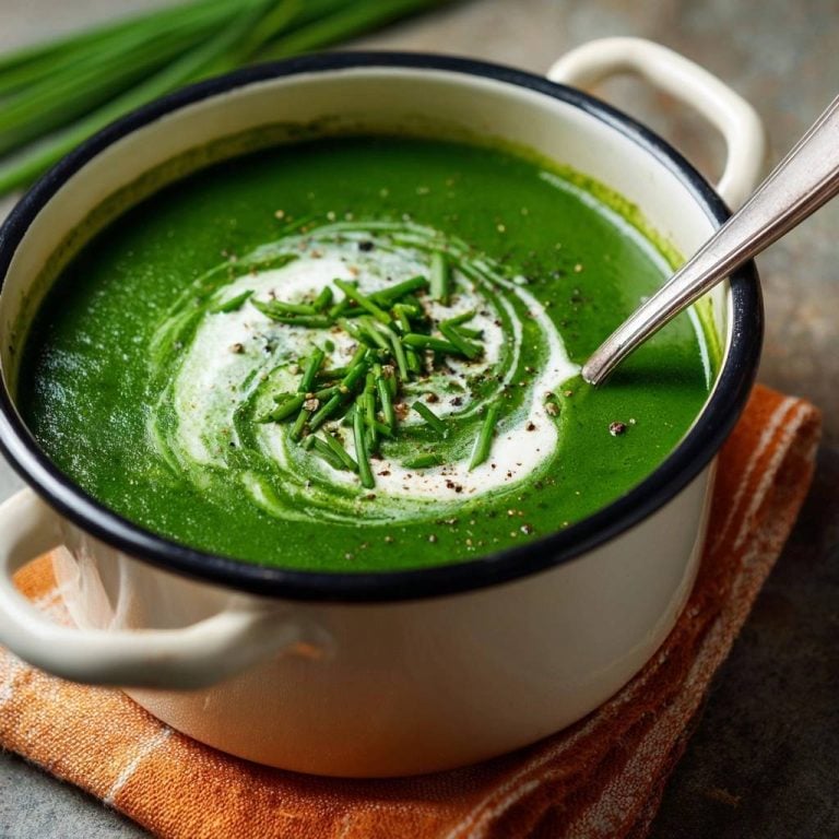 Creamy Green Goodness Soup: Velvety Smooth Perfection