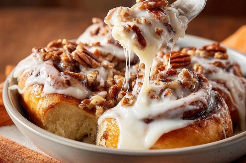 Gooey Pecan Cinnamon Rolls